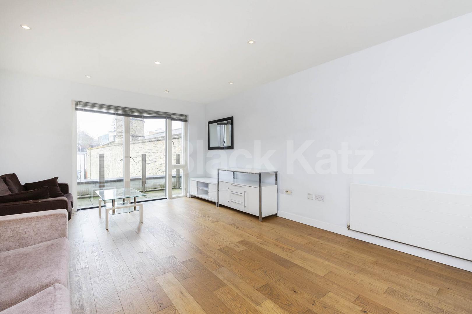 3 bed 3 bath property in the heart of east London with a Terrace Heneage Street , White Chapel  